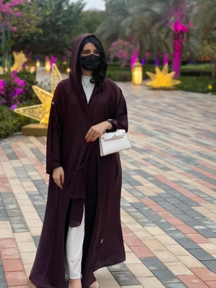 Cool summer abaya in plain crepe fabric with a straight cut. With Tarha. black (available in several colors)